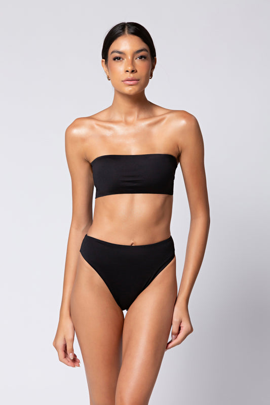 Hot pants cavada preta biodegradável